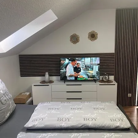 Home- Alt-winzerla Διαμέρισμα *