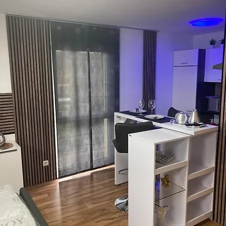 Home- Alt-winzerla * Jéna